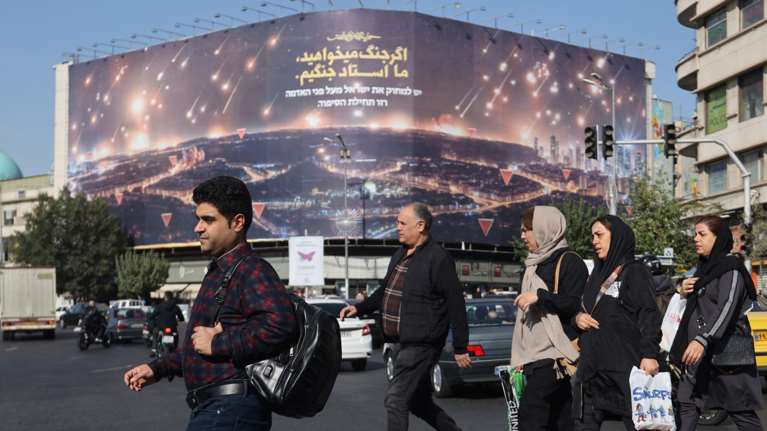 Ανάλυση: Το δίλημμα του Ιράν μετά το πρώτο απευθείας χτύπημα του Ισραήλ - Ολοκληρωτικός πόλεμος ή διπλωματική αναδίπλωση