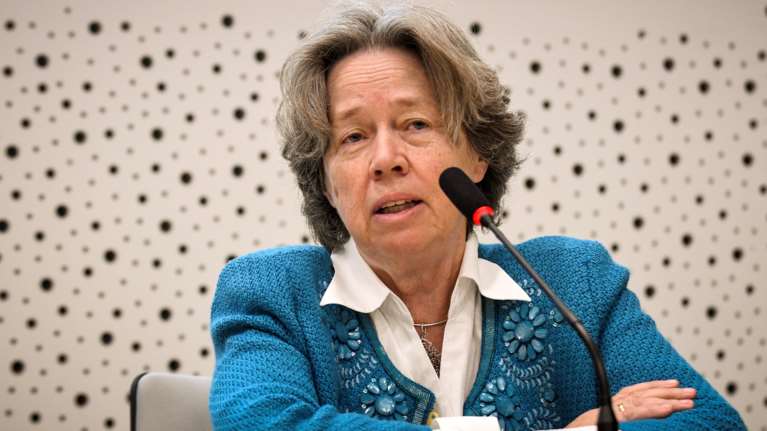 Κορoνοϊός – Δραματική πρόβλεψη Λινού: Σε ένα μήνα από τώρα τα κρούσματα μπορεί να τριπλασιαστούν [βίντεο]