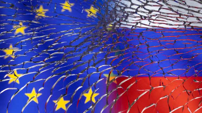 Πόλεμος στην Ουκρανία: Νέες κυρώσεις της ΕΕ σε Ρωσία και Λευκορωσία και 100 νέοι ολιγάρχες στη μαύρη λίστα