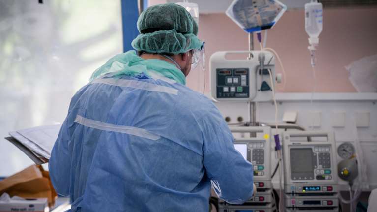 Κορονοϊός: Πέθανε 93χρονος στα Χανιά - Πέντε νεκροί σε μία μέρα, 267 συνολικά