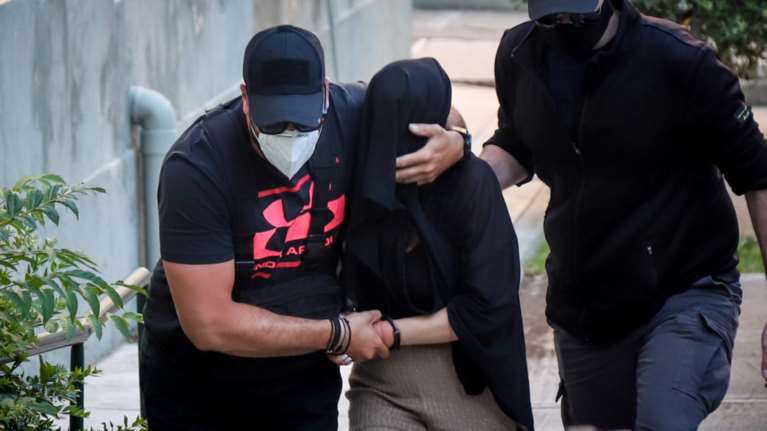 Επίθεση με βιτριόλι: Για απόπειρα ανθρωποκτονίας θα δικαστεί η 35χρονη