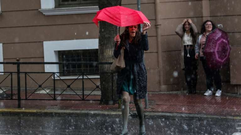 Τα &quot;ψιλά γράμματα&quot; της κακοκαιρίας: Ποιες περιοχές κινδυνεύουν από πλημμύρες και ποιες από θύελλα - Πρόγνωση Τσατραφύλλια