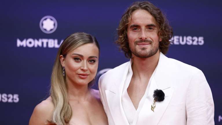 Παντρεύονται Τσιτσιπάς και Μπαντόσα; Το σημάδι και ο &quot;τσακωμός&quot; για την τελετή - Ελλάδα ή Ισπανία; [βίντεο]