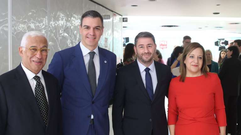 Θερμή υποδοχή Ανδρουλάκη στους ευρωσοσιαλιστές - Συγχαρητήρια για την άνοδο του ΠΑΣΟΚ και την τροπολογία για τις τράπεζες