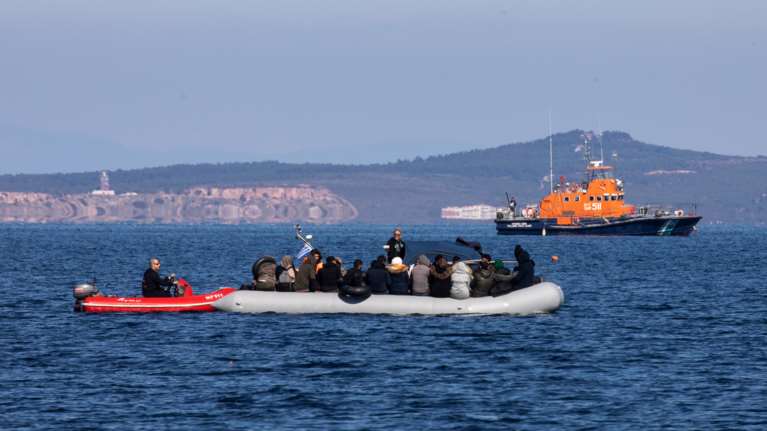 Πλακιωτάκης: Δεν κάνουμε push back αλλά αποτρέπουμε παράνομη είσοδο μεταναστών