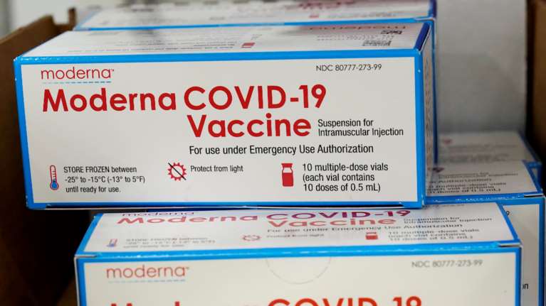 Κορονοϊός: Η Moderna ετοιμάζει εμβόλιο &quot;έκπληξη&quot; για τη μετάλλαξη του κορονοϊού