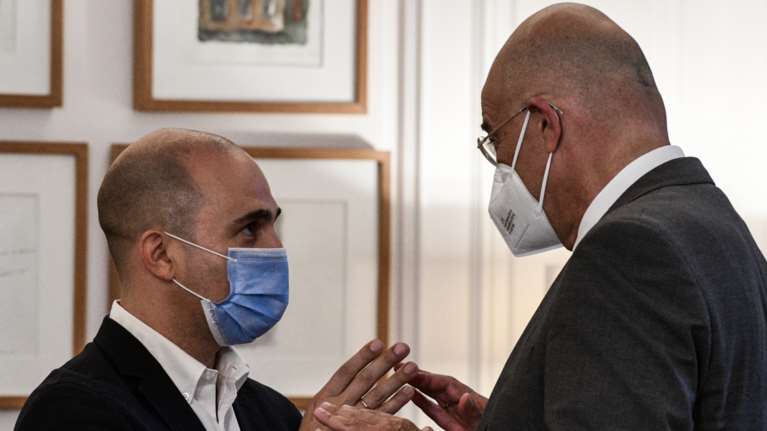 Ο Μητσοτάκης διέγραψε τον Μπογδάνο μετά το &quot;άδειασμα&quot; Δένδια στη Βουλή - Η αναφορά σε κομμουνιστές και Κασιδιάρη