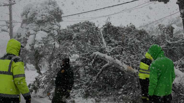 Χάος στα βόρεια προάστια της Αττικής: Τρίτη ημέρα χωρίς ρεύμα και νερό πολλές περιοχές