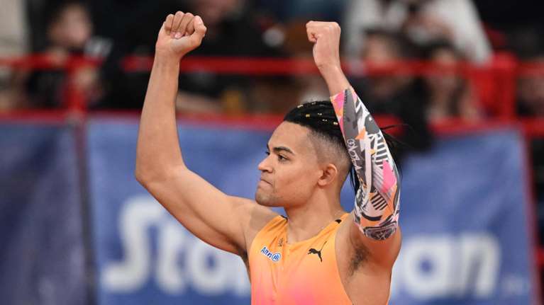 Άπιαστος ο Καραλής: Άλμα στα 6.01μ στο ΣΕΦ και νέο πανελλήνιο ρεκόρ για τον Ολυμπιονίκη [Βίντεο]