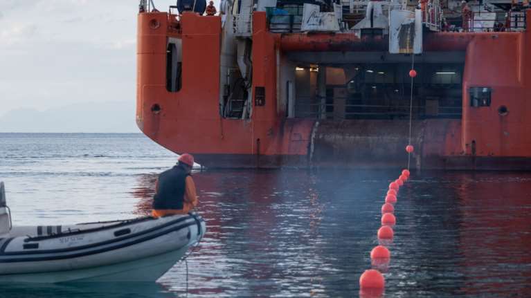 Αντίστροφη μέτρηση για επιστροφή των ερευνητικών πλοίων στην Κάσο - Επανεκκίνηση για το καλώδιο Ελλάδας - Κύπρου