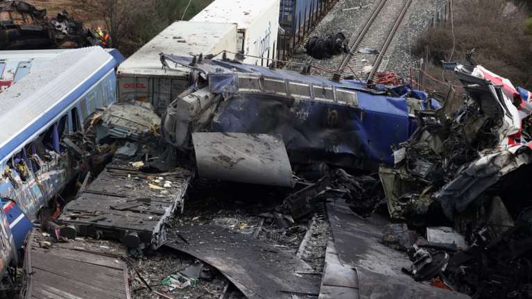 Τέμπη: Σε σταθερά κρίσιμη κατάσταση ο 20χρονος μοναδικός επιζών του πρώτου βαγονιού