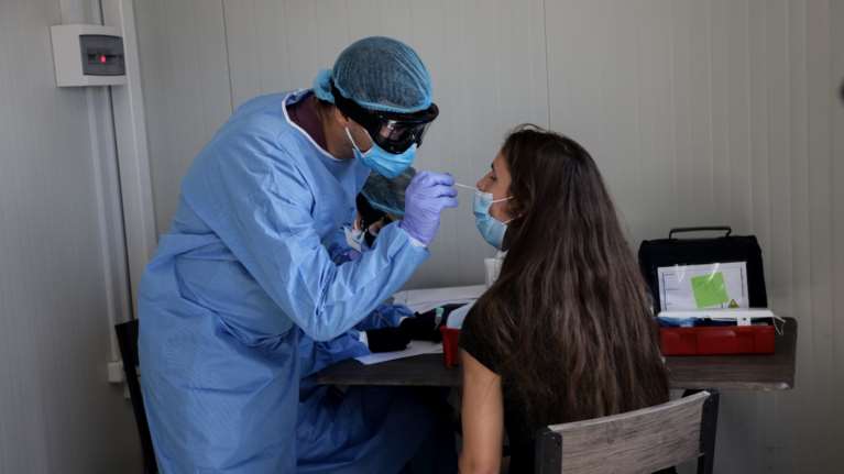 Χάσατε την όσφρησή σας; Είναι σύμπτωμα κορονοϊού, λένε νέες έρευνες