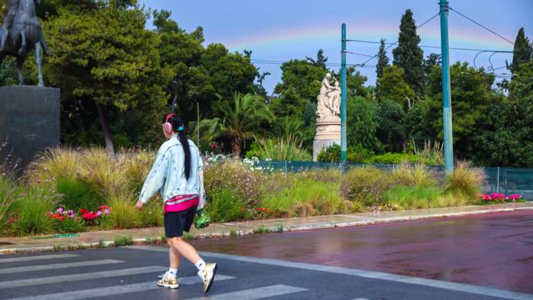 Βροχερός θα είναι ο καιρός και την Τρίτη – Ερχεται καλοκαίρι από την Πέμπτη, σε ποιες περιοχές θα σημειωθούν 35άρια