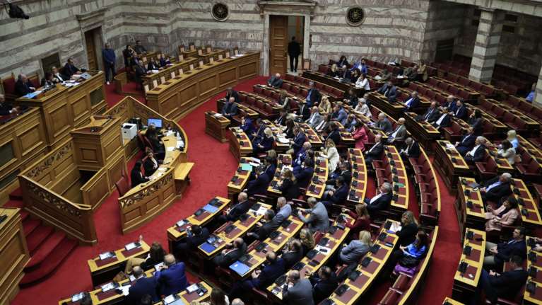 Live η συζήτηση στη Βουλή για την πρόταση δυσπιστίας - Δεύτερη ημέρα