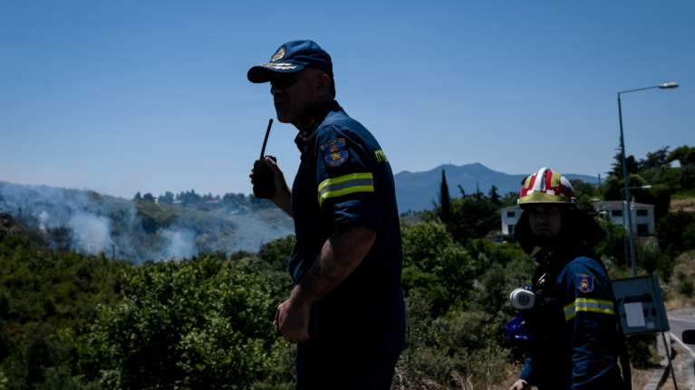 Μαραθώνας: Οριοθετήθηκε η φωτιά που ξέσπασε σα δασική έκταση