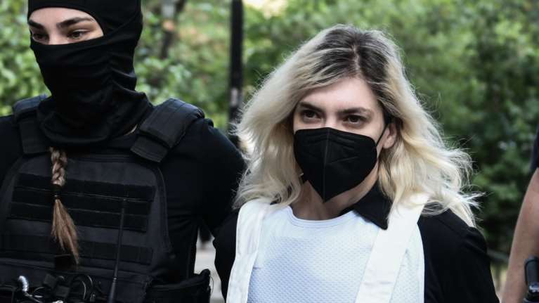 Στην αντεπίθεση η Πισπιρίγκου: Μοιράζει εξώδικα σε ιατροδικαστές - Ζητά 1 εκατ. ευρώ αποζημίωση από τον Λέων