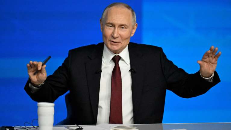 Η Μόσχα προτρέπει τις ΗΠΑ να απελευθερώσουν τον Μαδούρο και καταδικάζει την "ένοπλη επιθετικότητα"