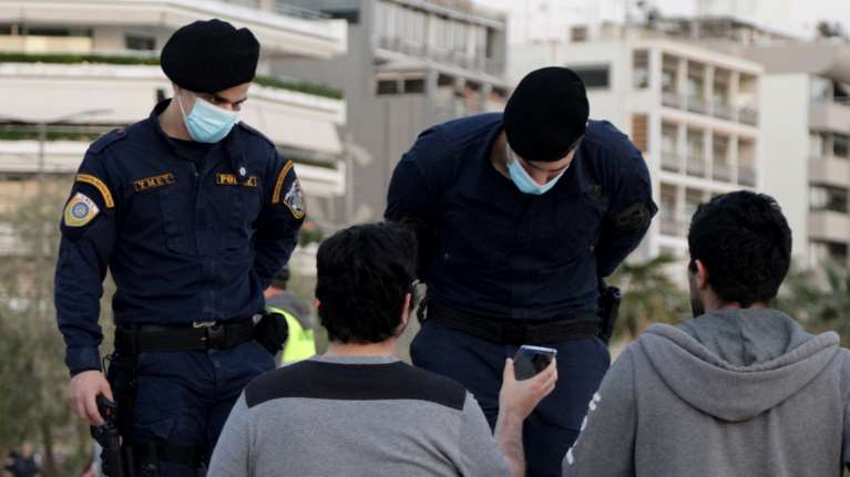 Μήνυμα Τσιόδρα - Χαρδαλιά: Υπομονή, δεν ήρθε η ώρα ακόμη να χαλαρώσουν τα μέτρα