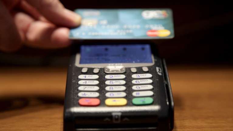 ΑΑΔΕ: Σε λειτουργία η πλατφόρμα των ραντεβού για τη διασύνδεση ταμειακών - POS