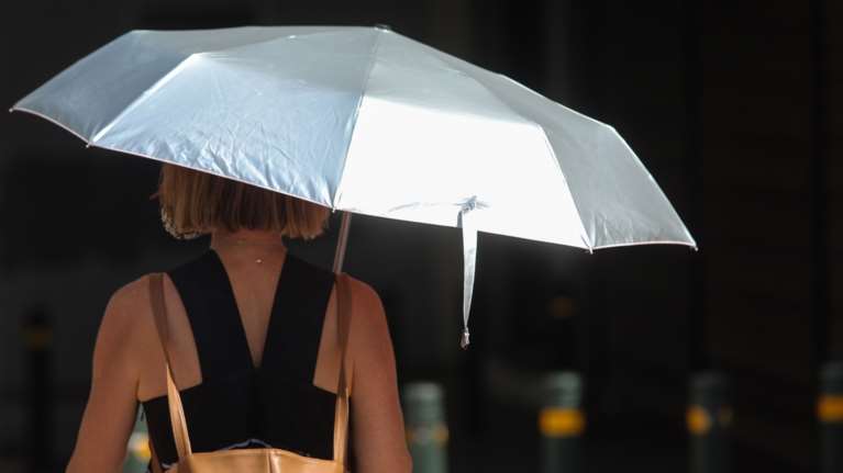 Καιρός: Ανεβαίνει σήμερα η θερμοκρασία, στους 31 βαθμούς ο υδράργυρος - Πού θα βρέξει