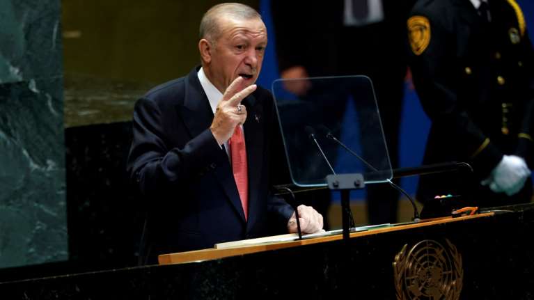 Λίγο πριν τη συνάντηση με Μητσοτάκη ο Ερντογάν ζήτησε αναγνώριση του ψευδοκράτους από τον ΟΗΕ