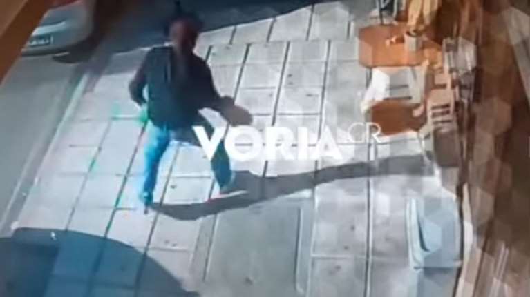 Θεσσαλονίκη: Βίντεο-ντοκουμέντο από τον άγριο καβγά με πυροβολισμούς μεταξύ νεαρών στη Νεάπολη