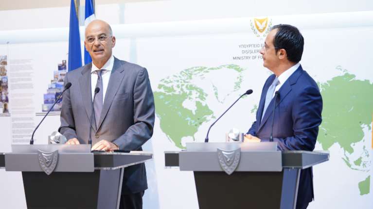 Μήνυμα Δένδια από Κύπρο: Απαράδεκτη στρατιωτικοποίηση από την Τουρκία - Η παραβατικότητα δεν παράγει δίκαιο