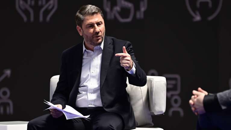 Ανδρουλάκης: Διαχειρίζονται το κράτος ως λάφυρο - Εργαλειοποιούν τη γραφειοκρατία για να αναπαράγουν την εξουσία τους