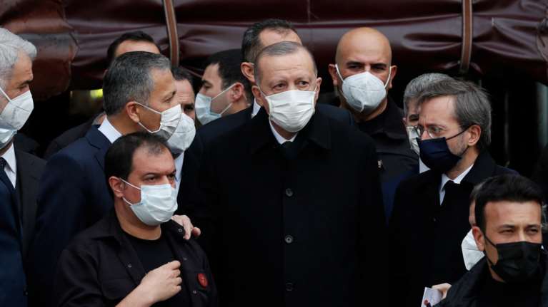 Τουρκία: Η οικονομία καταρρέει, αλλά για τον Ερντογάν είναι &quot;θέλημα Αλλάχ&quot; [Βίντεο]