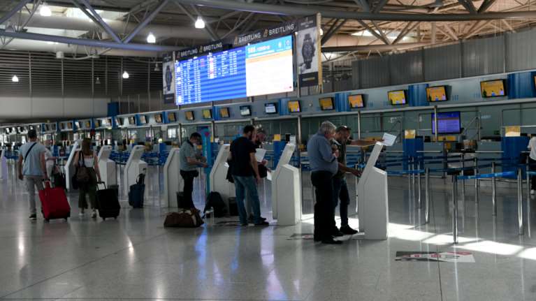 Άνοιγμα συνόρων: Βραχυκύκλωμα στον τουρισμό από πιθανό μπλόκο της Ε.Ε. σε ταξιδιώτες από τις ΗΠΑ λόγω κορονοϊού