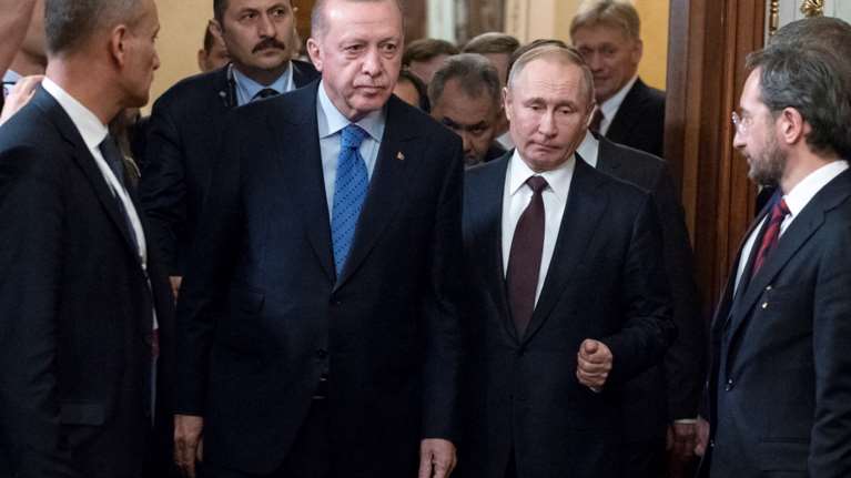 Μηνύματα πριν το τετ-α-τετ Πούτιν - Ερντογάν: "Μην αποσταθεροποιήσετε τη Συρία - "Όχι λύση χωρίς τη Μόσχα στην Ουκρανία"