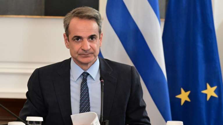 Σκληρή απάντηση Μητσοτάκη στην πρόεδρο της Βόρειας Μακεδονίας: Προκλητική, παράνομη και ανεπίτρεπτη η επιλογή της