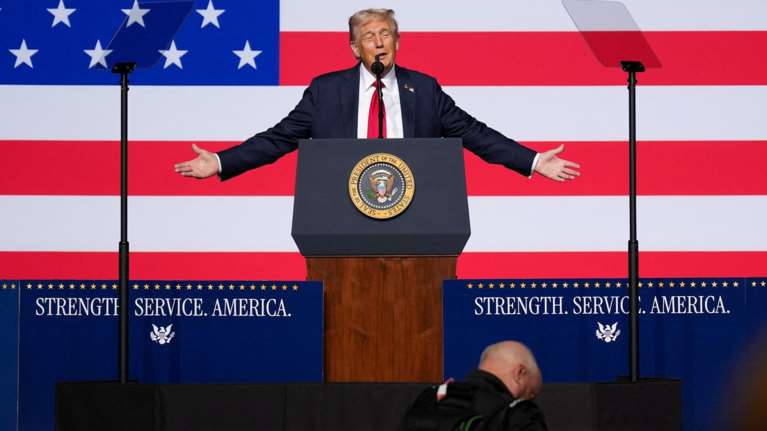 Βullying Τραμπ στους στρατηγούς των ΗΠΑ: Θα απολύσει όποιον δεν του αρέσει, τέλος οι μουσάτοι και οι υπέρβαροι