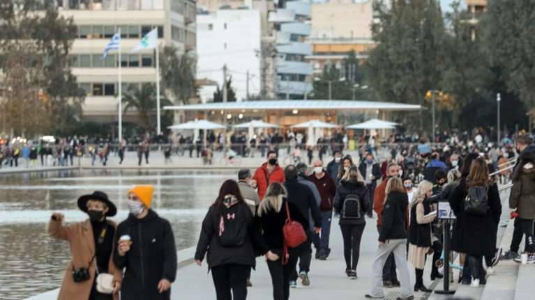 Κορονοϊός: Στο &quot;κόκκινο&quot; πάλι η Αττική μετά τις γιορτές - Μεγάλη διασπορά δείχνουν κρούσματα και λύματα