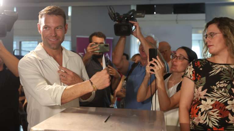 Πηγές ΣΥΡΙΖΑ για καταγγελίες Κασσελάκη: "Υπερβολική αντίδραση - Ήρθαν 500 άτομα να ψηφίσουν χωρίς να είναι μέλη"