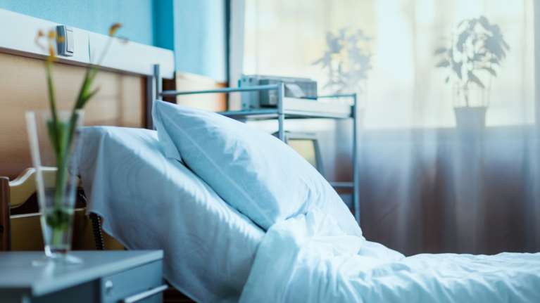 Κόρινθος: Υπάλληλος του Δήμου πήγε στο νοσοκομείο για ράμματα και πέθανε