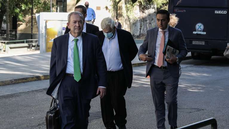 Δίκη Folli Follie: &quot;Το τεκμήριο της αθωότητος έγινε κουρέλι, δεν βγαίνω από το σπίτι&quot; - Απολογείται ο Δημήτρης Κουτσολιούτσος