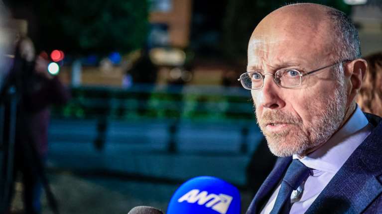 Ο Μαρινάκης καλύπτει τον Βαρτζόπουλο μετά τον σάλο με τη δήλωση για τις γυναικοκτονίες: &quot;Μίλησε επιστημονικά&quot;