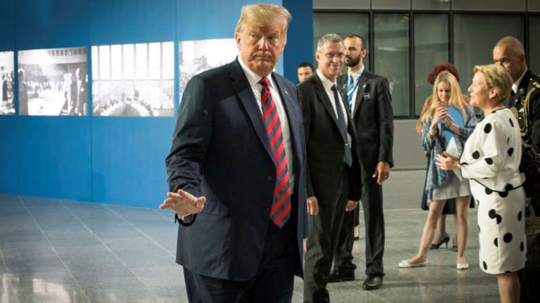 Ο Τραμπ πιστεύει ότι η χρήση μάσκας για τον κορονοϊό είναι... προσωπική επιλογή