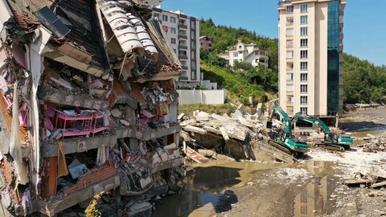 Πλημμύρες στην Τουρκία - Τραγωδία δίχως τέλος: Τουλάχιστον 58 οι νεκροί