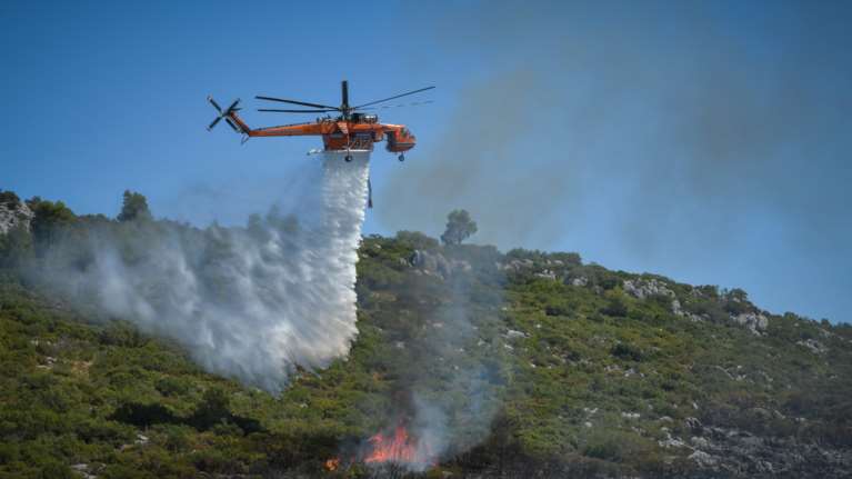 Καβάλα: Φωτιά στην κορυφή &quot;Αυγό&quot; του όρους Παγγαίου - Καίει χαμηλή βλάστηση