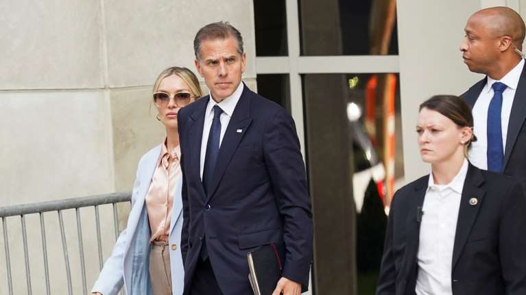 Νομική… ντρίμπλα από τον Χάντερ Μπάιντεν: Αποδέχεται την κατηγορία της φοροδιαφυγής, αλλά δεν δηλώνει ένοχος