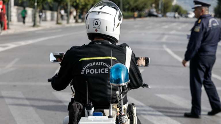 Κορονοϊός: Εκατοντάδες κρούσματα σε αστυνομικούς - Μεγάλη η διασπορά στην ΕΛΑΣ [Βίντεο]