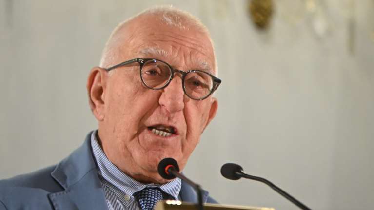 Κακλαμάνης για λουκέτο στα ΕΛΤΑ: 30 βουλευτές της ΝΔ παρέλασαν έξαλλοι στο γραφείο μου