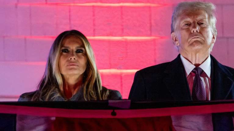 Επιστροφή Τραμπ στην Ουάσινγκτον: "Σώστε την Αμερική" - Χιλιάδες διαδηλωτές δυο ημέρες πριν την ορκωμοσία του