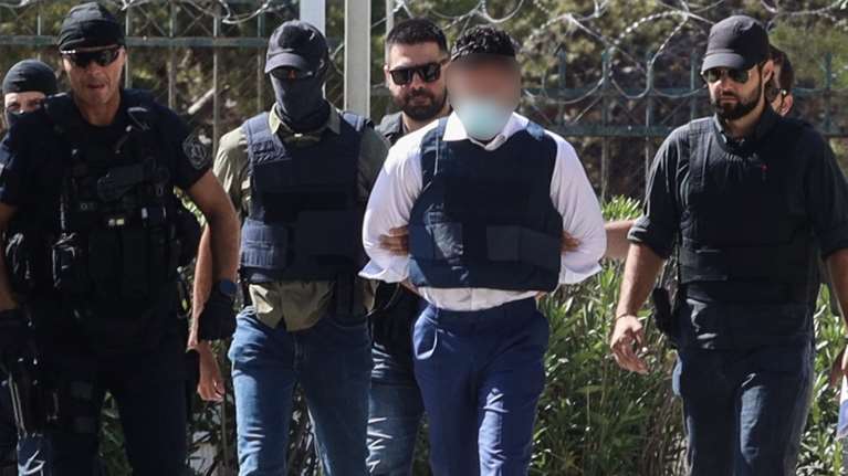 Ψυχικό: Οι ύποπτες συναντήσεις του &quot;όμορφου Τζο&quot; στη Μύκονο - &quot;Ο τοπογράφος απέκτησε κάτι που ήθελε και κάποιος άλλος&quot;