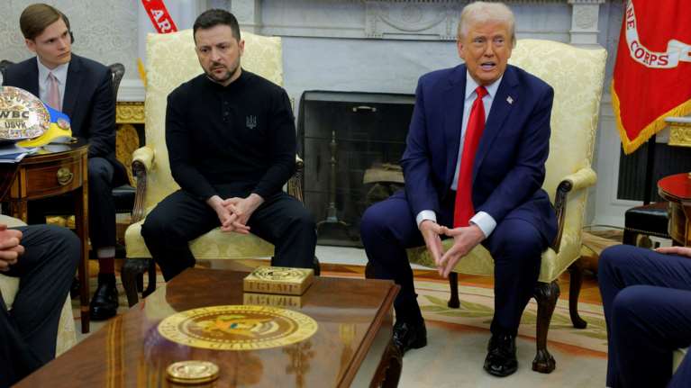 Αυτή την ώρα επικοινωνία Τραμπ με Ζελένσκι - Μία ημέρα μετά το τηλεφώνημα με Πούτιν για την εκεχειρία στην Ουκρανία