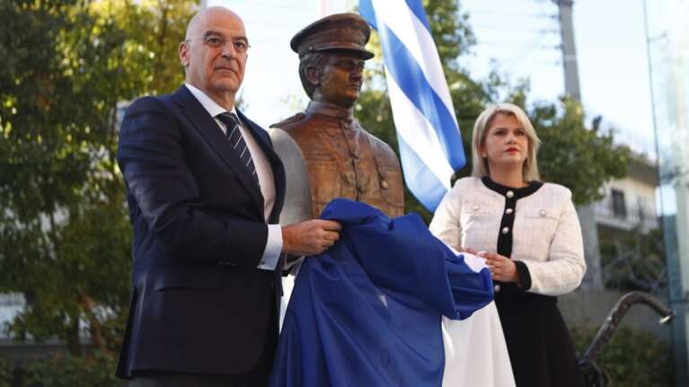 Ίμια: Συγκίνηση στα αποκαλυπτήρια της προτομής του αρχικελευστή Έκτορα Γιαλοψού [βίντεο]