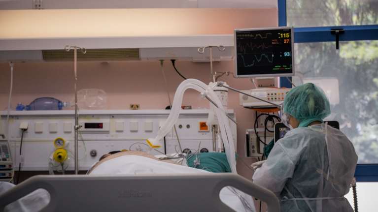 Κορονοϊός: Στους 147 οι νεκροί - Κατέληξε 89χρονη στο "Σωτηρία"