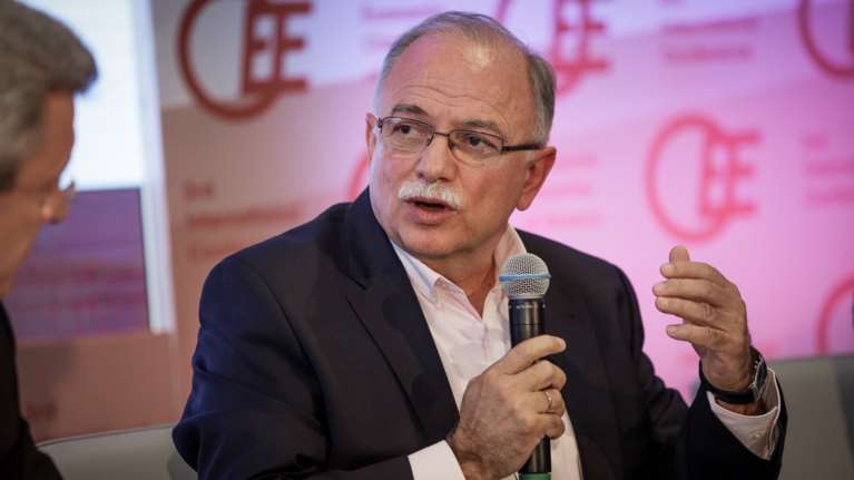 Απίστευτο σχόλιο Παπαδημούλη για τα &quot;ταξικά&quot;... κρούσματα του κοροναϊού